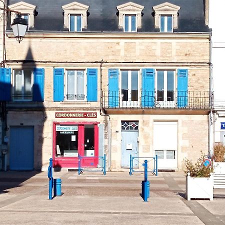 Appartement centre petite Ville Poitou Gençay Extérieur photo